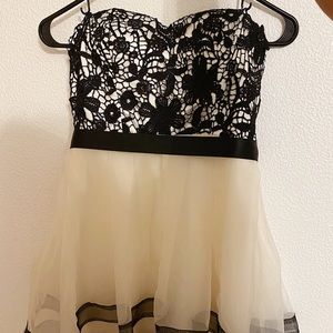 Ever-Pretty Short Black & White Formal Dress